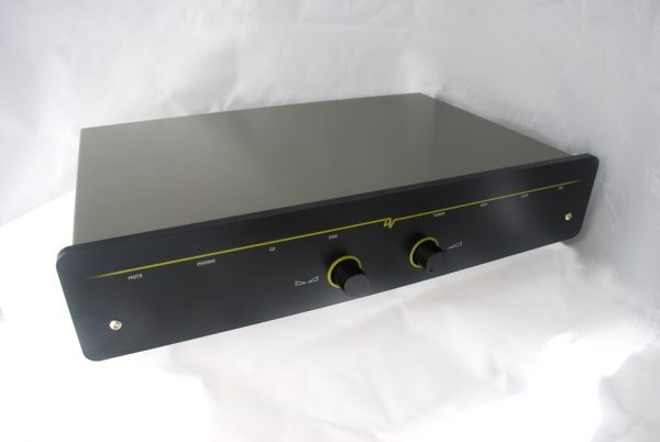 Dynavector L300 Preamplifier